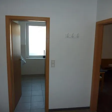 Monteurwohnung 2 5 Betten, Kueche, Bad, Waschmaschine דירה