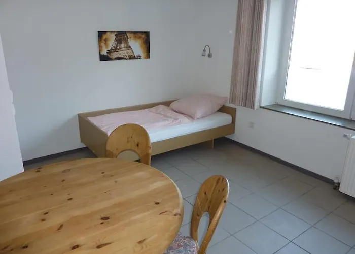 Monteurwohnung 2 5 Betten, Kueche, Bad, Waschmaschine Daire